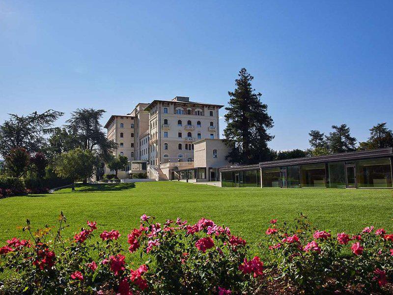 2B5FCC7CCFB4764F3153C3C495AF1890