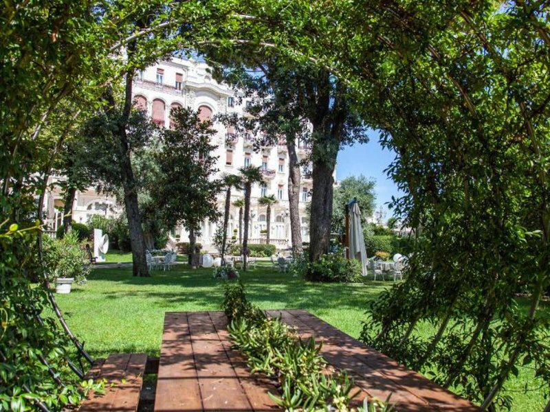 44013248642FC58B959B41270DE25F2E