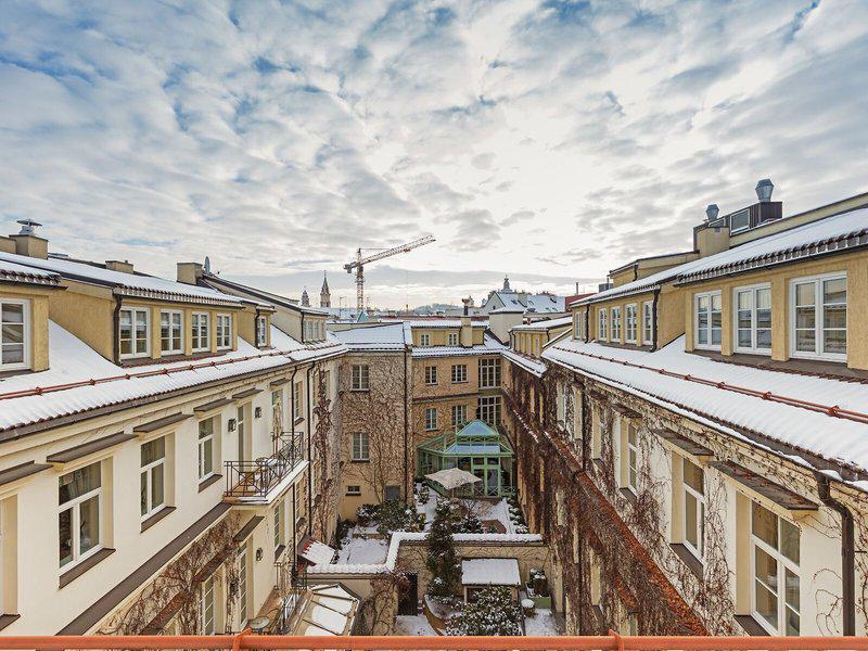 FFF53B1E952181ACC48D7EB14DC98B82