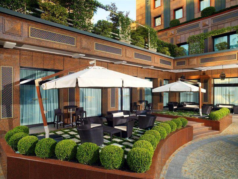 C52CB2131F572CE135D52C19ADE7B18A