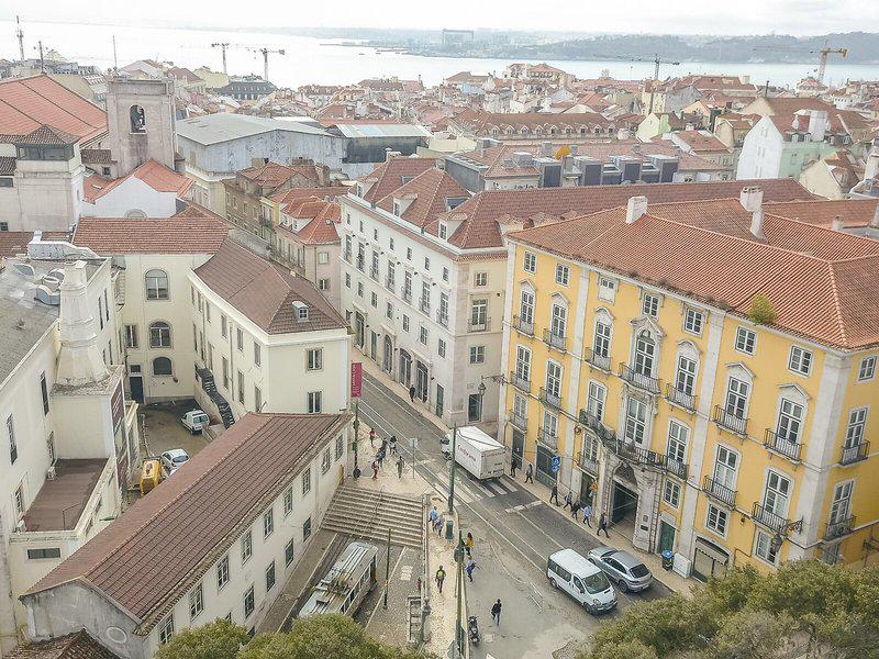 241806BDFC4ABD6972A44CDCE5B0B45B