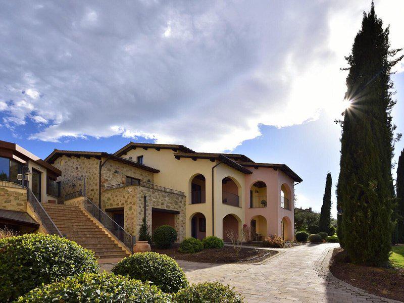 F8AA211C8A9FC526608AA704A9532343