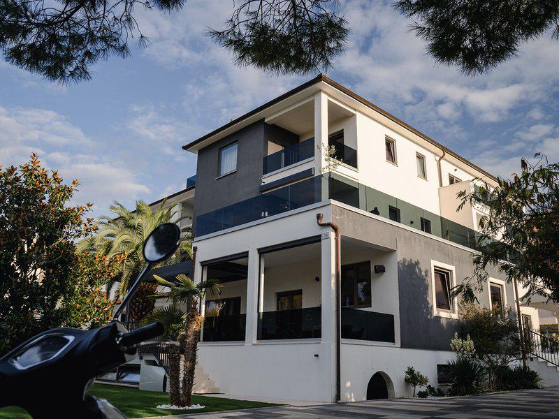 BCEC8AFE47E72BA0DDAF0CDE6E1AE33C