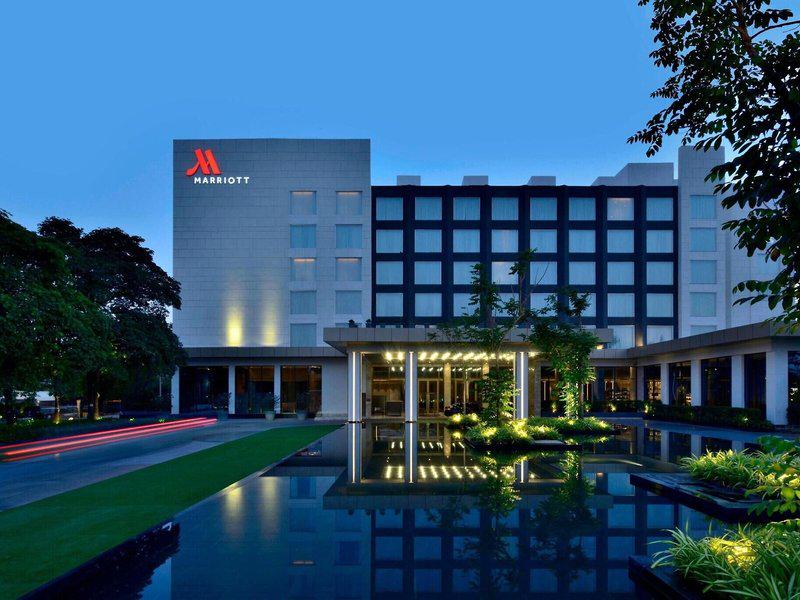 99E2F1BBCB5609E85FA1C65CD1FB4033