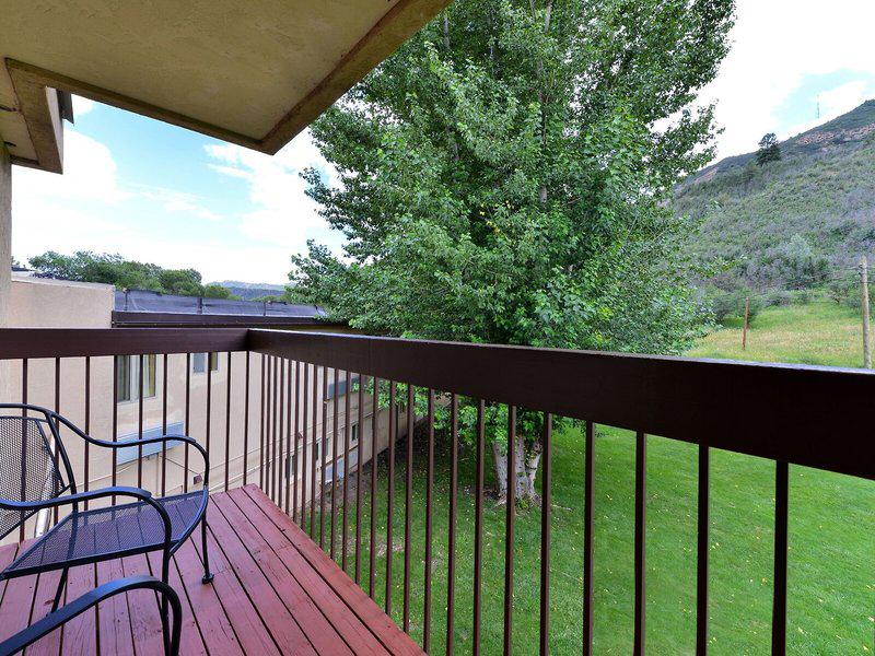 AC922C323ED2D254FF952F3FEA8470EF