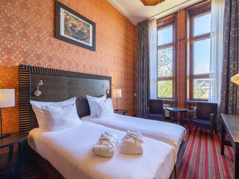 5BFEF0668BACECB229789516303F96C4