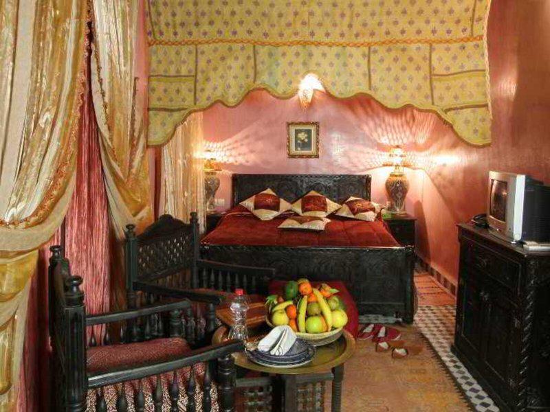 FDD0C3788558E98774D7CE301BDBBD9C