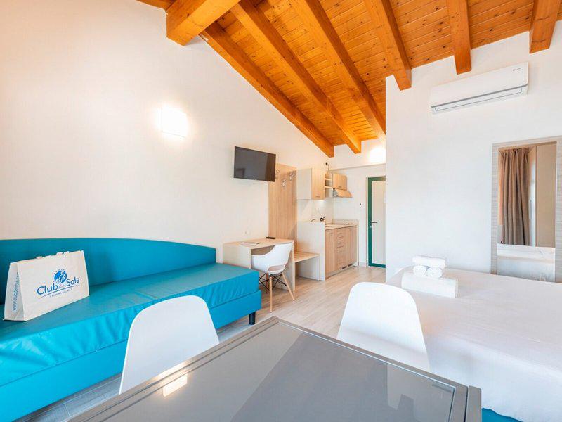 D3AC9B4203CBAA0D42AB69EE67D4DF32