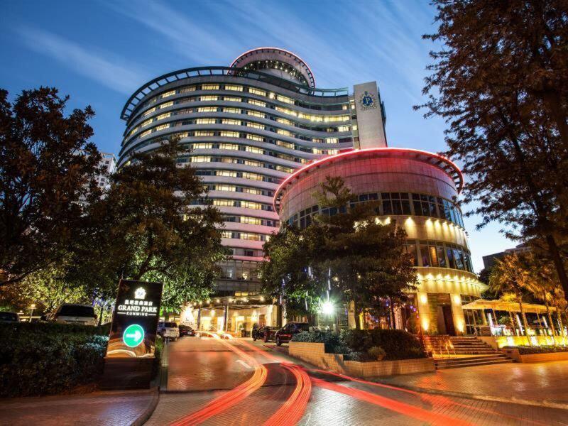 645503C2A030F6EAF4E0621330D7F97B