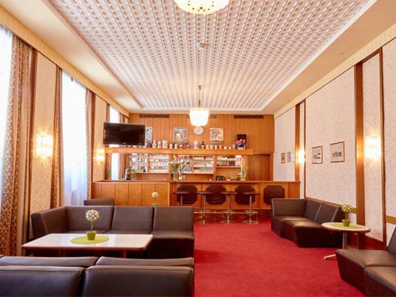 579CBAFF88341CA62027DCAE2A8A0365