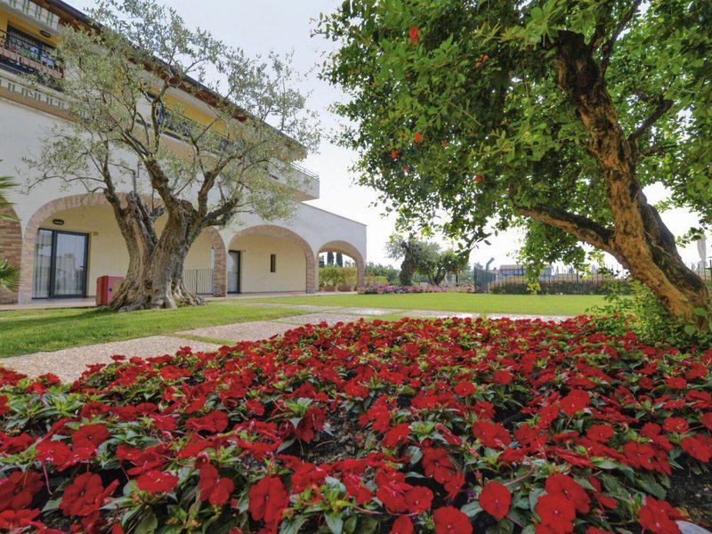 956D4D79906E551827B5A47A59530676