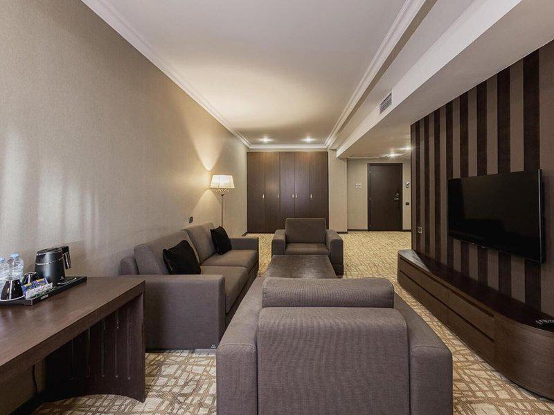 C896AF7E9CCE869F544022264C202575