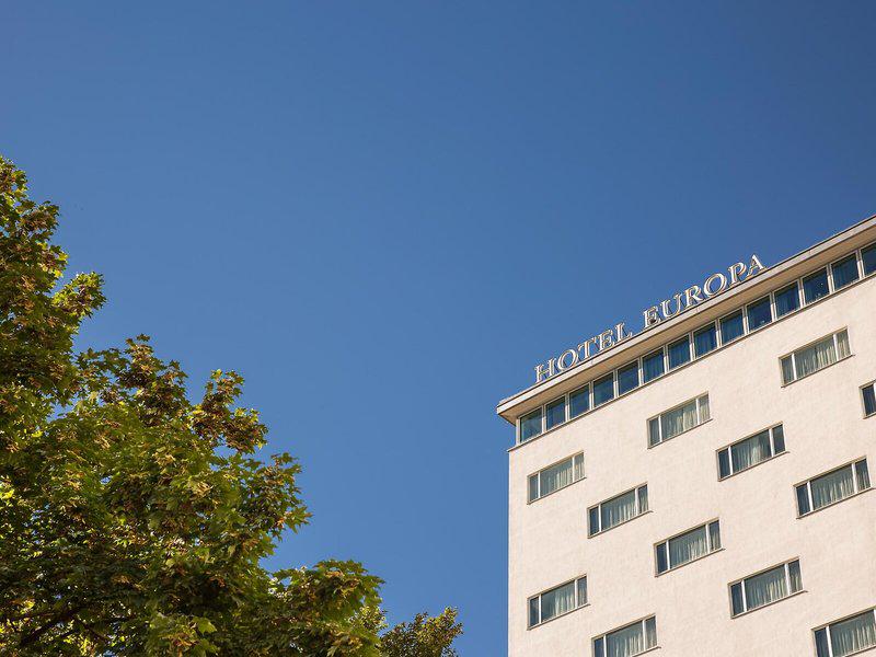 7204E3B306D88FEC1BA0E2DDB4F48370