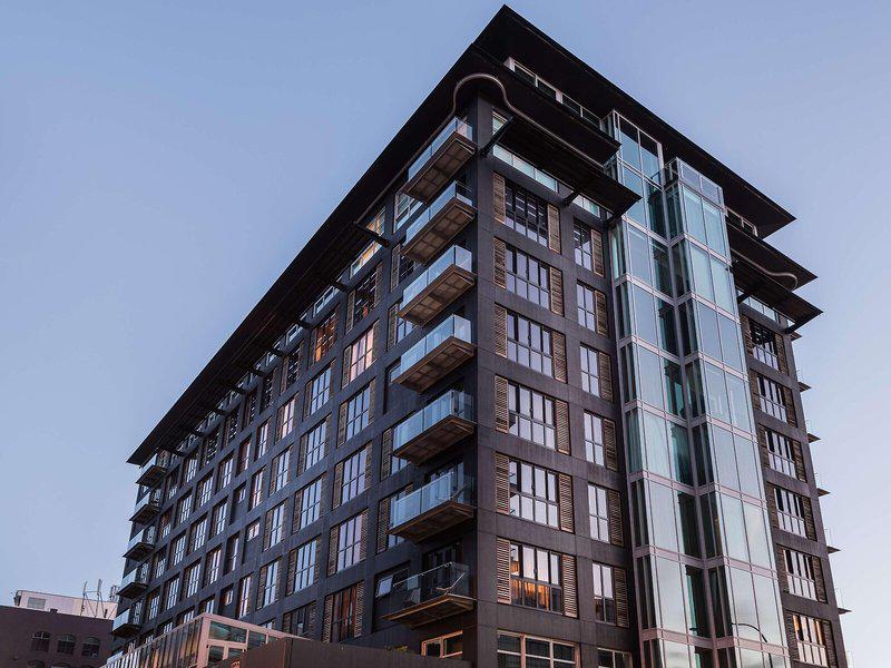 8385E16C2809AB9609A98A9185568F9D