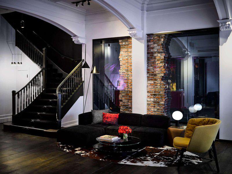 2FC2AF44E083CD04D49ABB0D93AABF8B