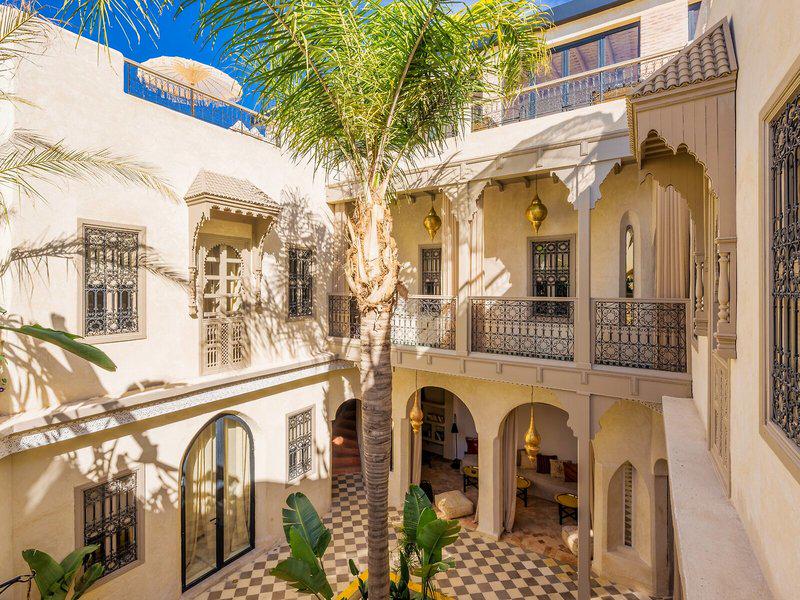 893CFA9BF0BF6E0513A8278E95D261AC