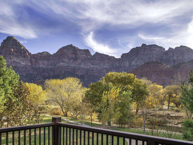 81DAA2AE656DCC9AE028B81DCAC3F854