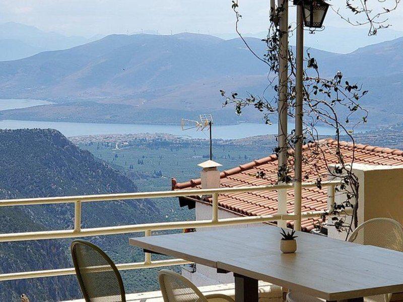 010097A3AE822097026211702CD89D02