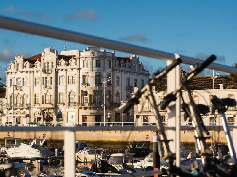 CDC09495593517C36BC5E3217DB45F03