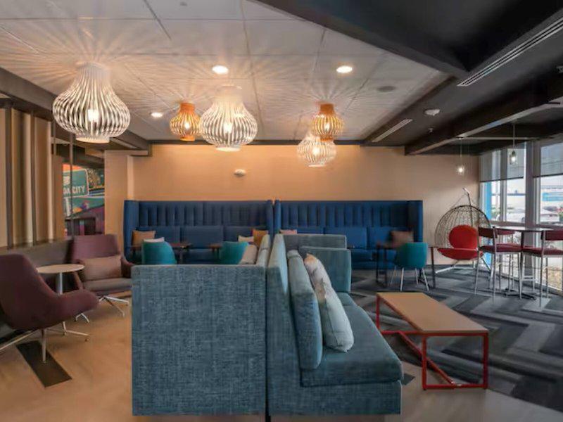 858C279FC80F6A8EB5B568B26614F0DF