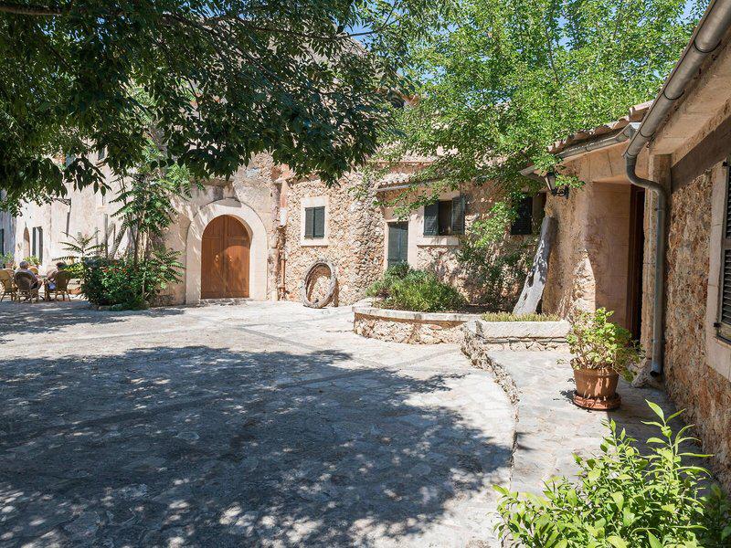 56A34F0FA8F1D2991A4E287A1192E605