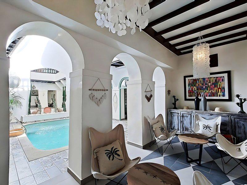 9CFDD8F2E4D341A10071DB8AE5DDF53F