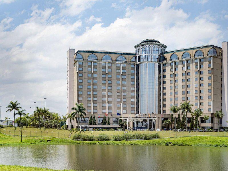 915BB4852DE13ADB0D7284C6F0A7BD4D