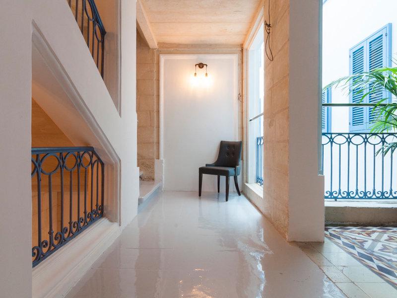 5D8B77418693EAB29AEB353A8A836D21