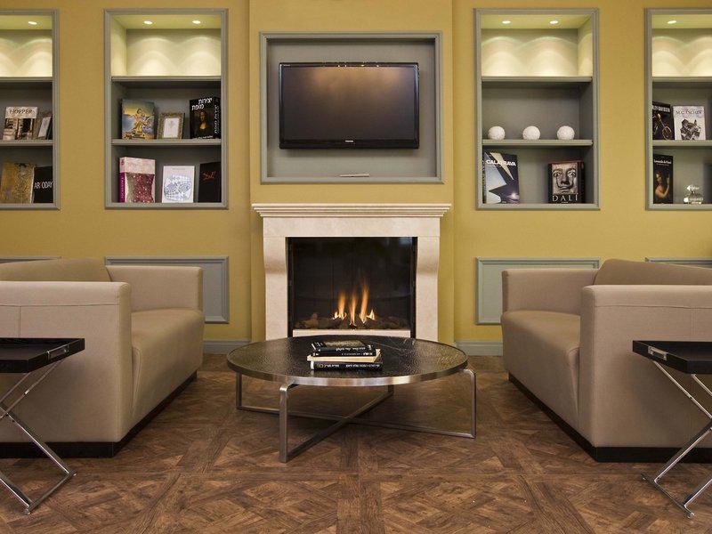 DE485FB7902D41AD8C34EDF6997341AE