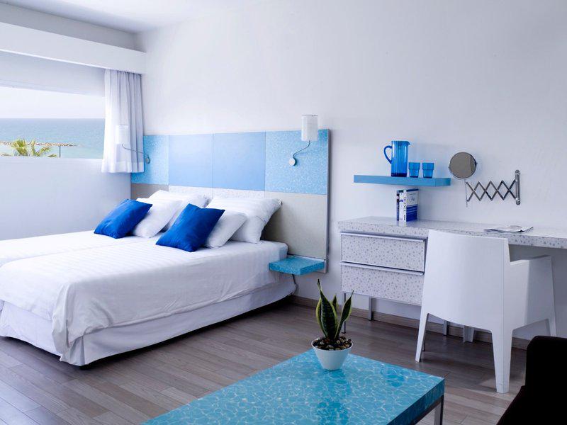 CD71E308C153FCE4E56E38B769753718