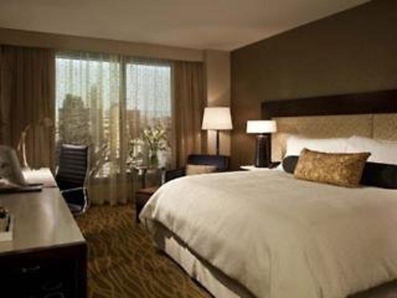 C6D8E7BA8B69A7A3C18E3B9227B304B5