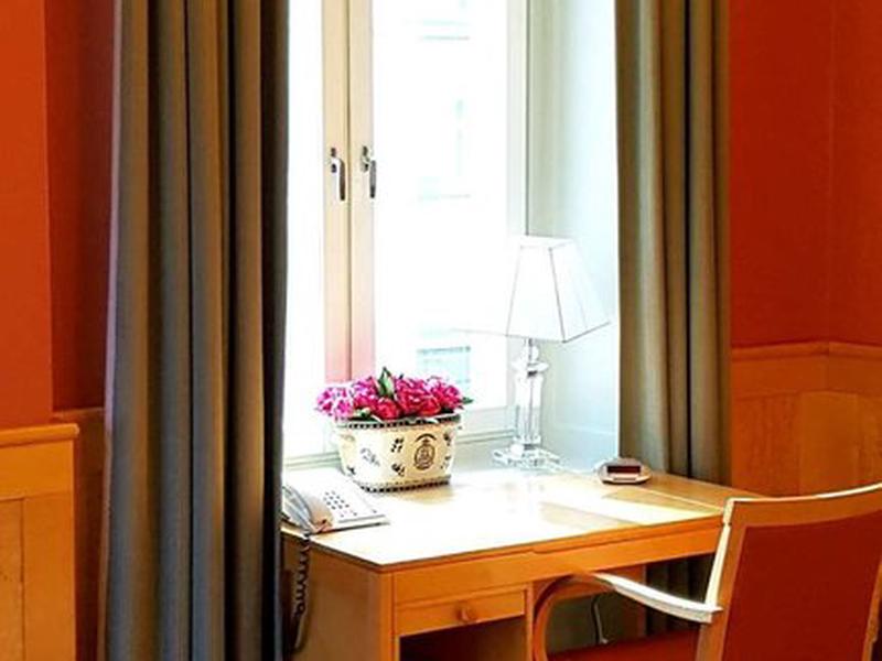 91E61A7E94B80A7C4FFEF9EEC9E056DA