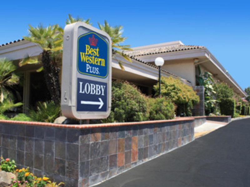 523BB2A4399F91BBAC9DDD01F4E8EF3E