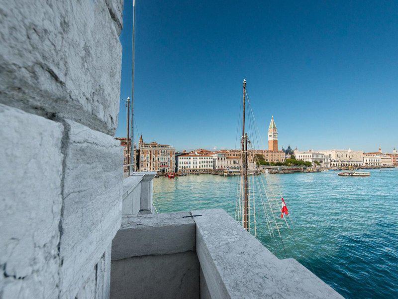 310C6D6A395D10CC2DFE1E17413D6382