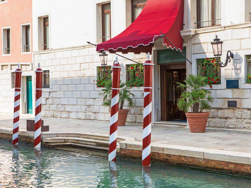 95AC4D40196D66CF80BCC6148DE8F182