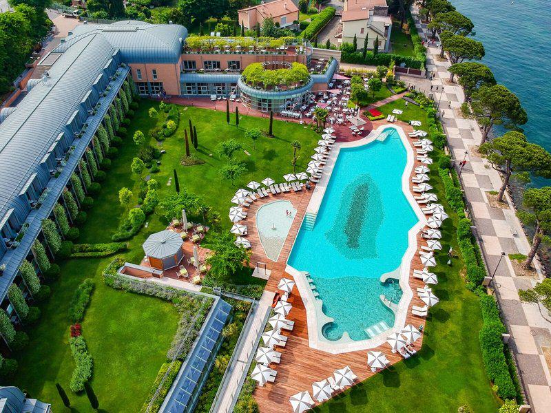 D11AEF301B0F4F57F3B33DBE184ED461