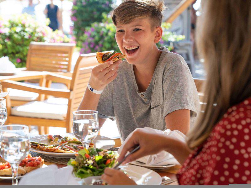 D11676E958C4F4809B3D0E37DA766698