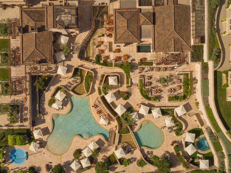 EE8C4068932A067A77D77781BB409323