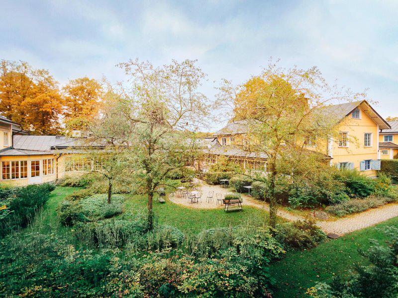 51D2715D40B90011267D9C535DF01A1D