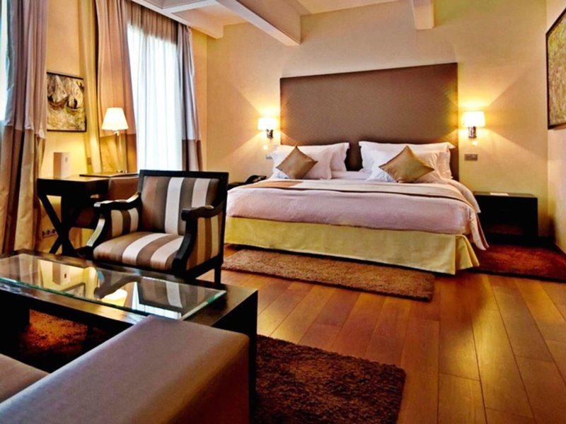 8C82FA1158571D1258A3870D74E77508