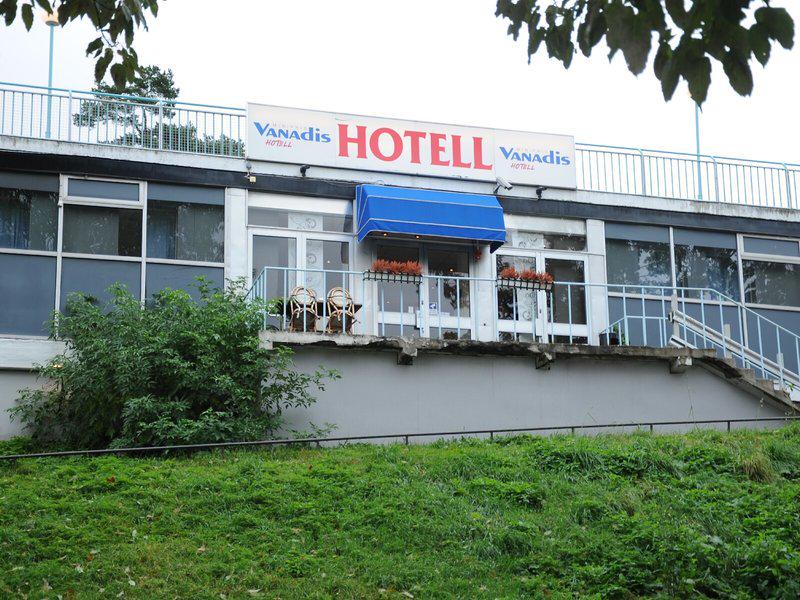 02FBFE28CD1103A5F5978815BFBFD613