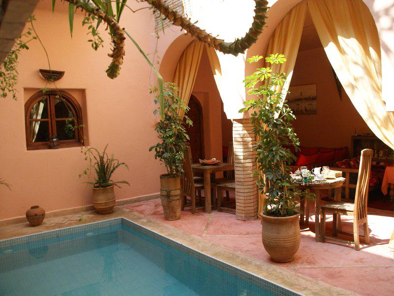 FB57F6181C3306B627D3D748272705ED