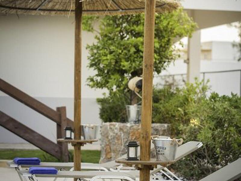 306C2C25B670228A7C8E6581F3AAA6C5