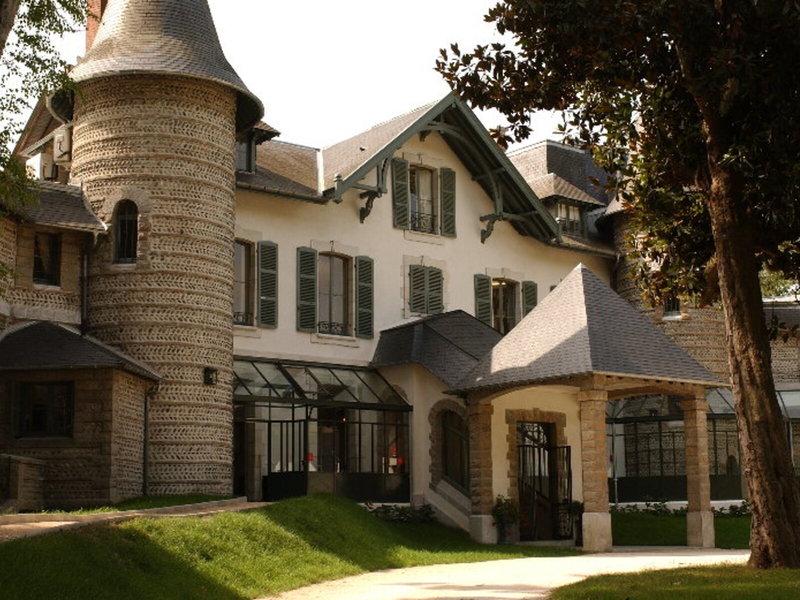 B8156F9C4A41BBDA82D4F0B1D58352E2