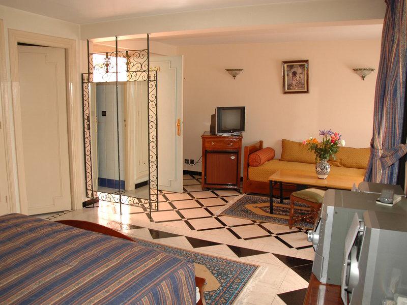 F281ED07C6E140D02BBD933CCF7A8F08