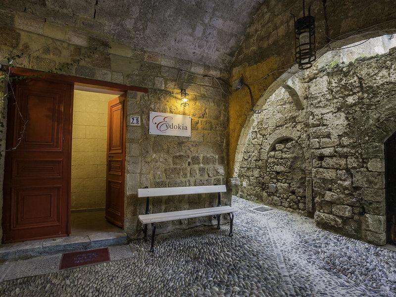 CC5A88707C0A992F9EE5243CB18F5DDB