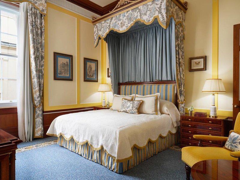 C4F341F557F6AA9F4D7E891BDC8DC2EB