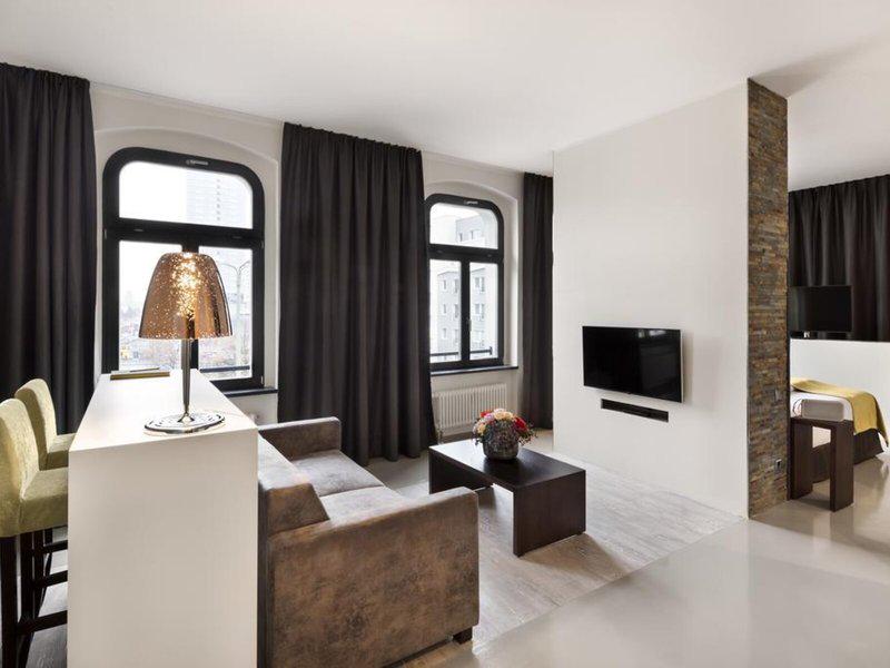 A5E3860E53F9F492980AAB3EEA02A228