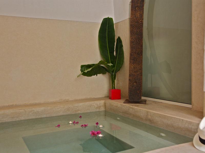 B224EAC8311663BD835CCB15551114BE