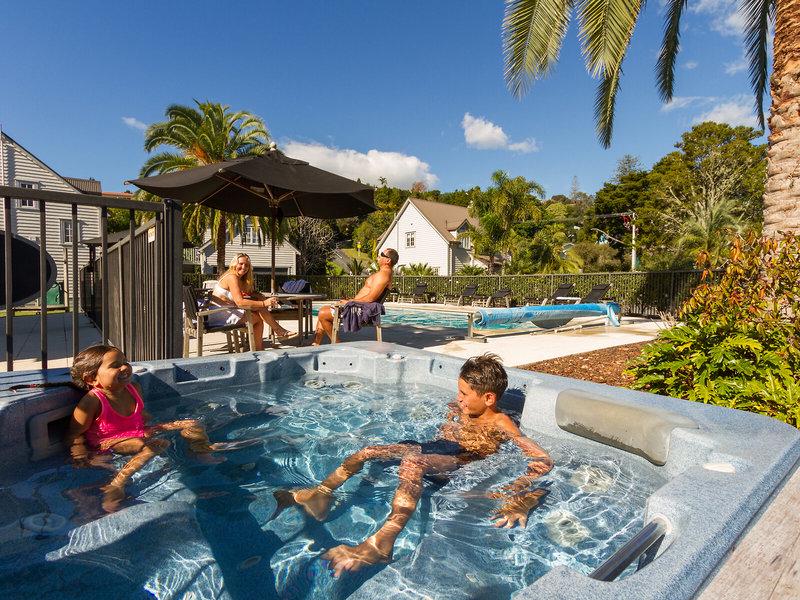 1A8F657B9B40E683C81DFA9EBD0EC9FB